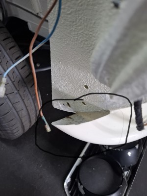BMW E3 Vorderkante.jpg